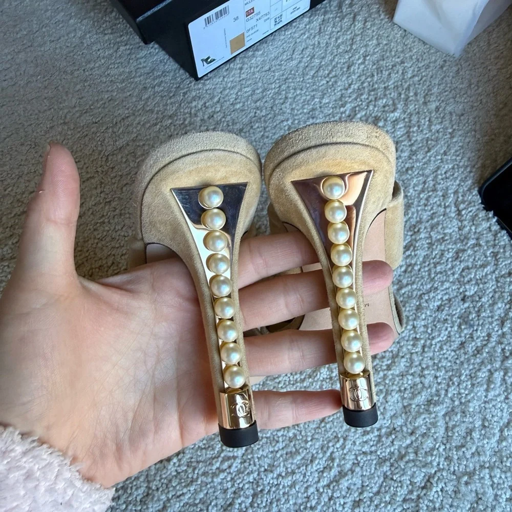 CHANEL  Beige Heels - Picture 4 of 8